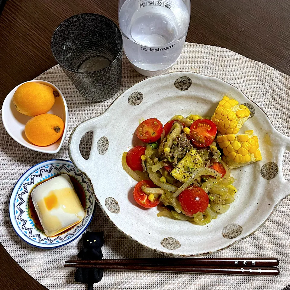 6/8晩ご飯：牛肉とアボカドの炒め物|ななみんさん