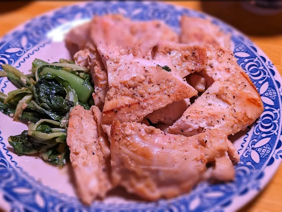 玉ねぎ塩麹の鶏むね肉ソテー。|おさかなさん