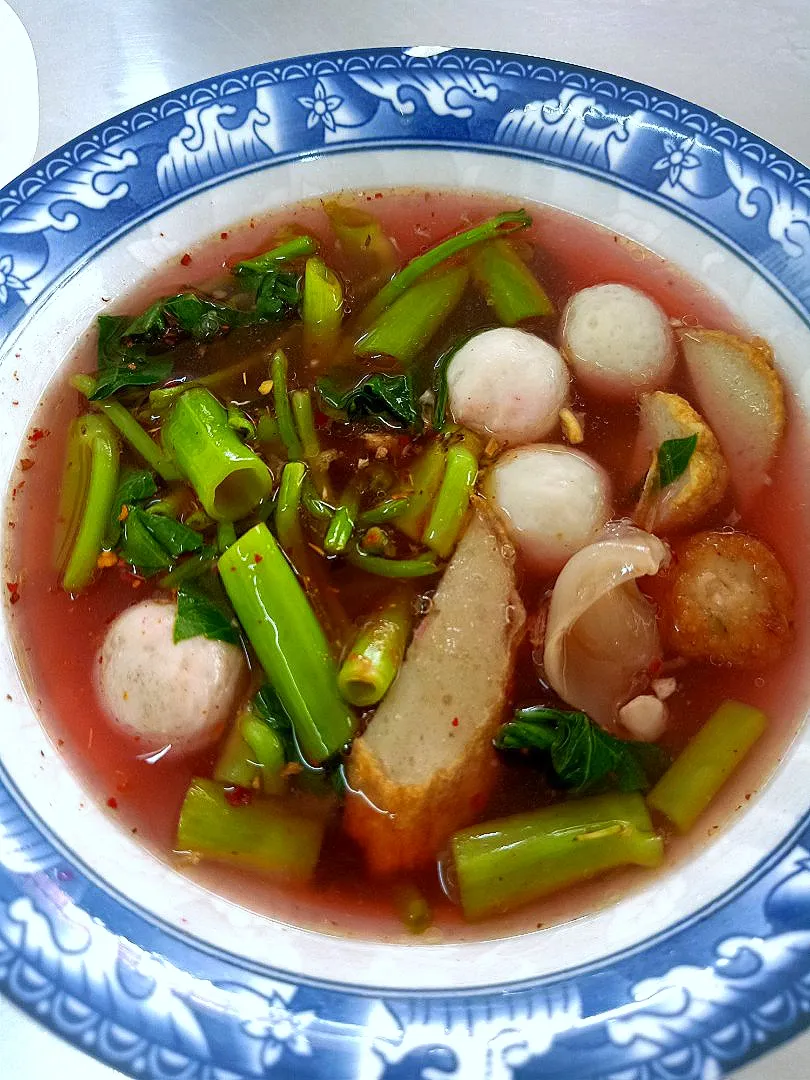 Thai-style Pink Sauce Noodle Soup aka 'Yen-Ta-Fo' (เย็นตาโฟ)|An'leeさん