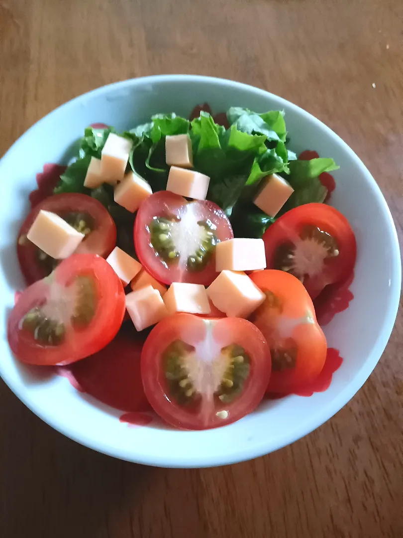 ミニトマトいっぱい🍅サラダ|はるchanさん