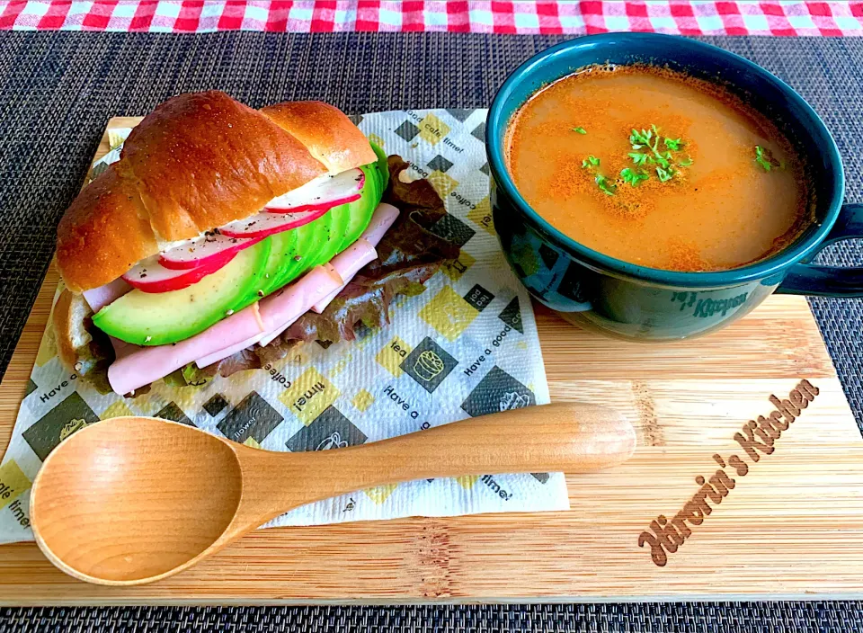 トリュフパンサンド🥐甘エビのビスクスープ🥣|ひろりんさん