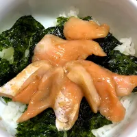 Snapdishの料理写真:サーモン漬け丼|pikas0nさん