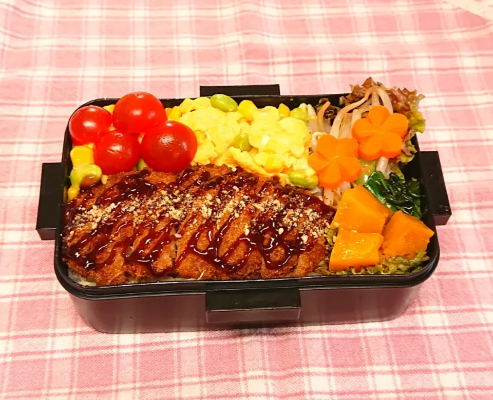 ソースカツ丼弁当❤️|みちゅあしさん