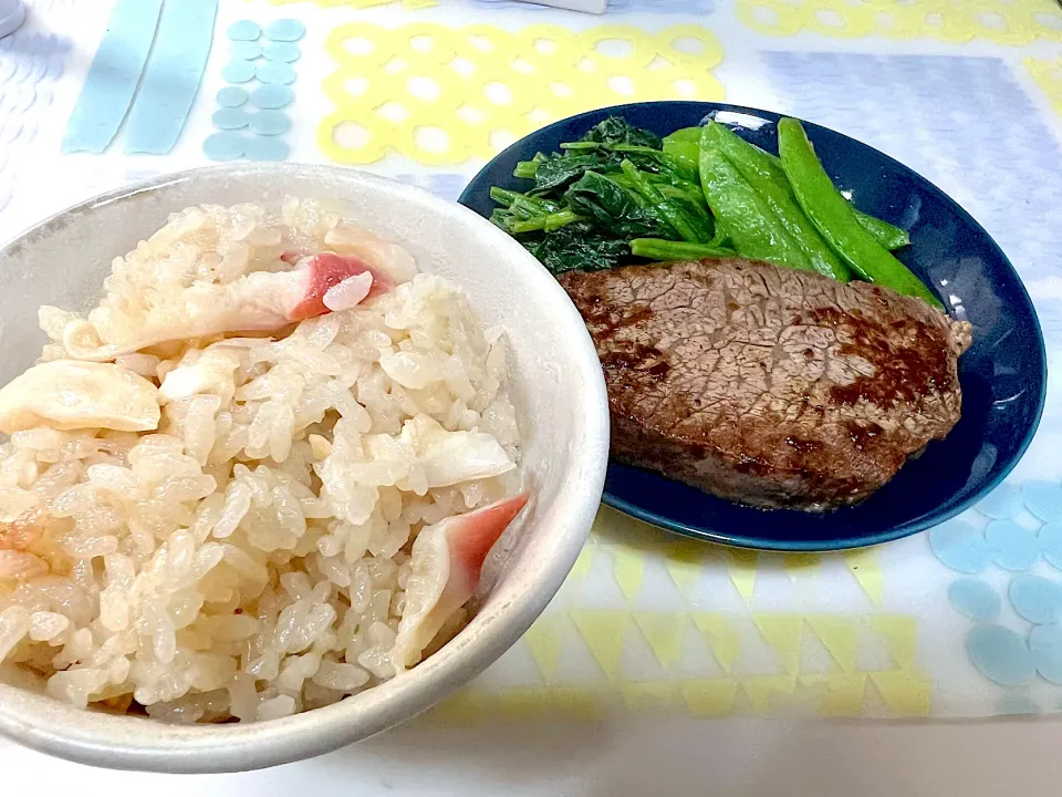 ホッキ貝とつぶ貝のバター飯とミニステーキランチ♪|ぴーまんさん