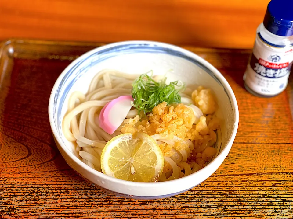 Snapdishの料理写真:今日のランチは、『冷やし塩レモンうどん』🍋🧂|yokoさん