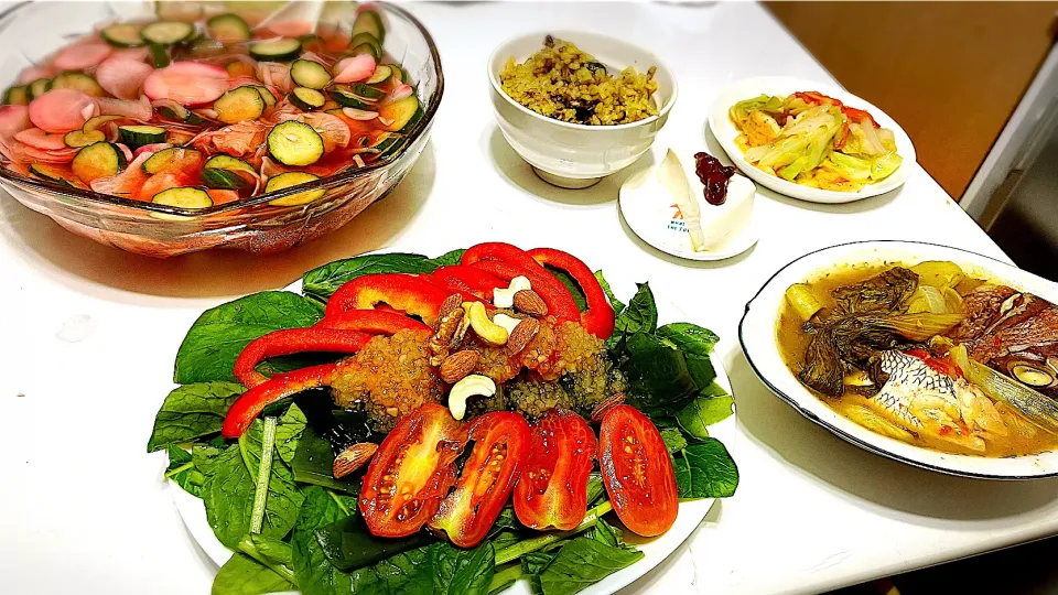 自家製ピクルス　サラダ🥗ｼﾆｶﾞﾝﾅｲｽﾀﾞ🇵🇭ｷﾞﾆｻﾝｸﾞﾗｲ🇵🇭|マニラ男さん