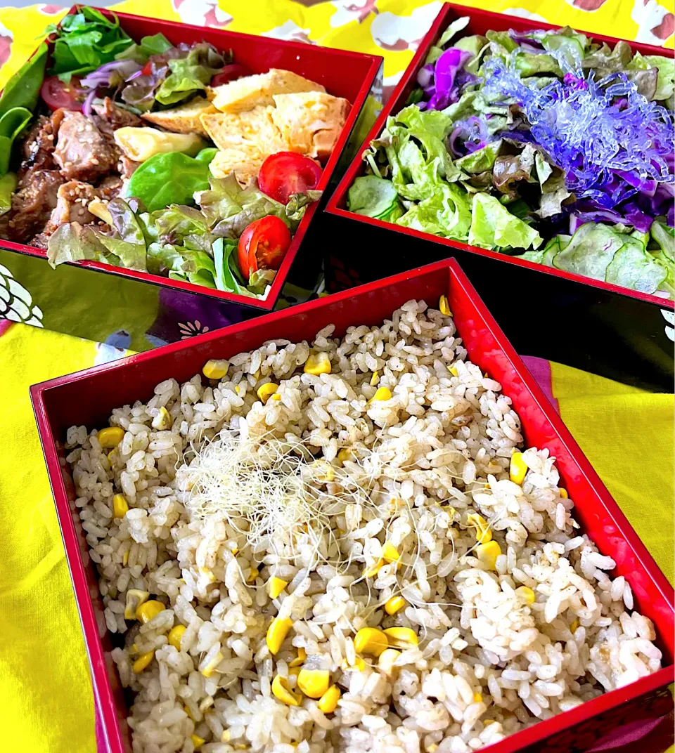 Snapdishの料理写真:とうもろこしオリーブ炊き込みごはん弁当|りんりんさん