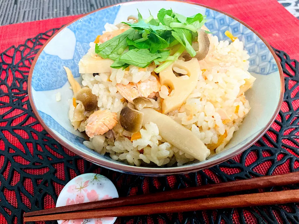 鮭とレンコンの炊き込みご飯|ゆきえもんさん