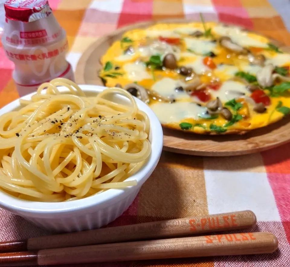 孤高ソルトde塩パスタ
雨の朝のオープンオムレツ|マギーさん