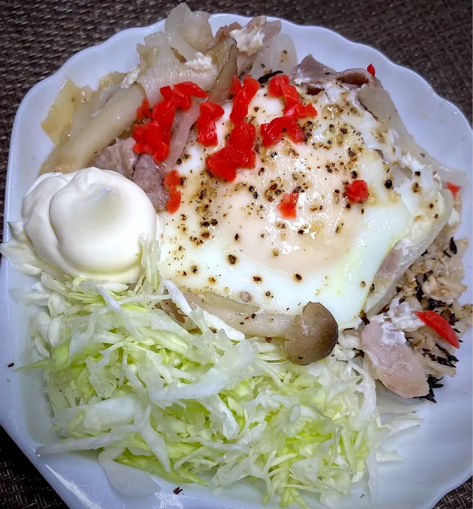 🐷豚の生姜焼きエッグ丼|すくらんぶるえっぐさん