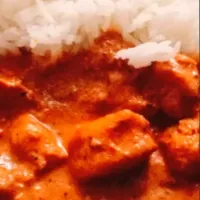 Snapdishの料理写真:butter chicken with steamed rice|Aisha Khanさん