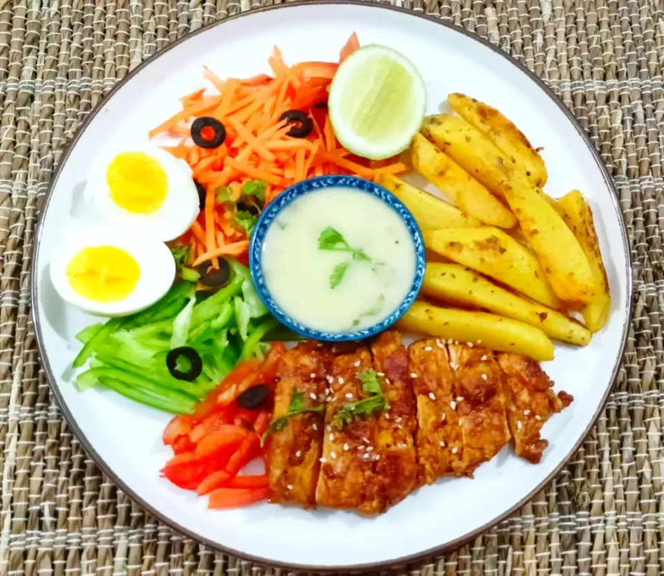 Dinner
#Chickensalad #healthyfood|Happy Green Bowlさん