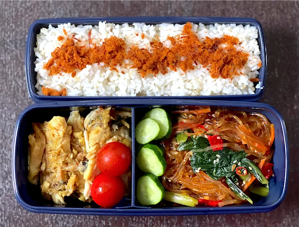 Fish yellow sauce & spicy glass noodles bento|yeni kartikasariさん