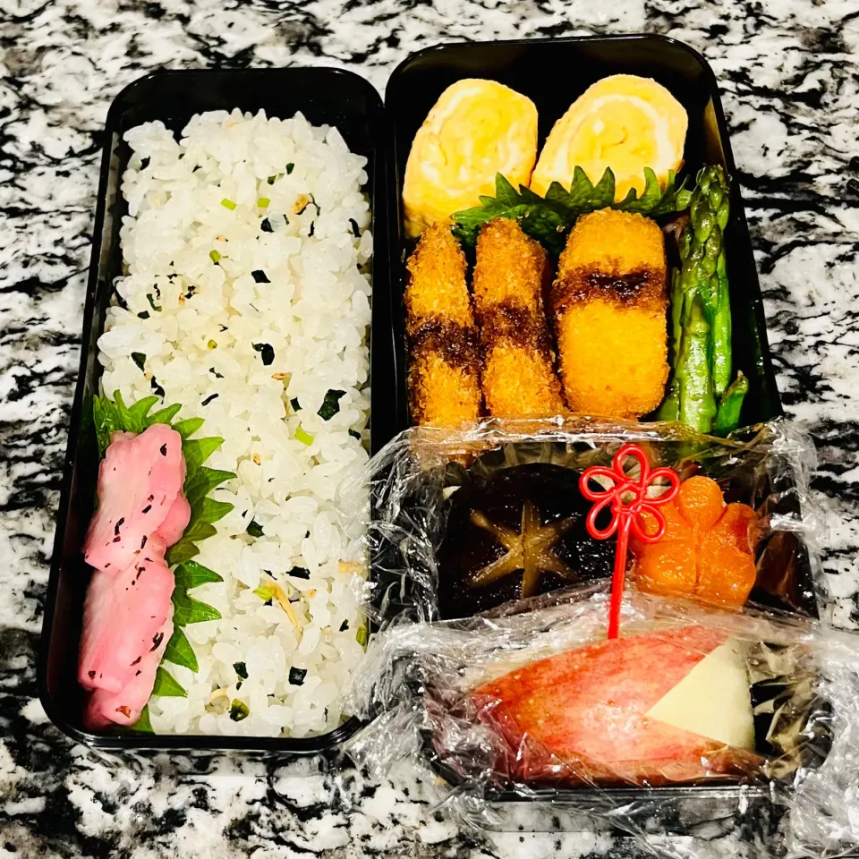 わかめとしらすの混ぜご飯弁当|アッコちゃん✨さん