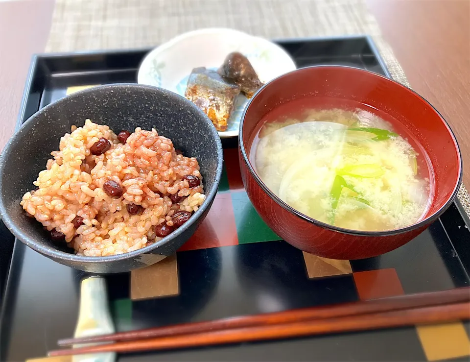 Snapdishの料理写真:糀美人『なめらか』で新玉ねぎと長葱の味噌汁|ぷっくりんこ💙さん