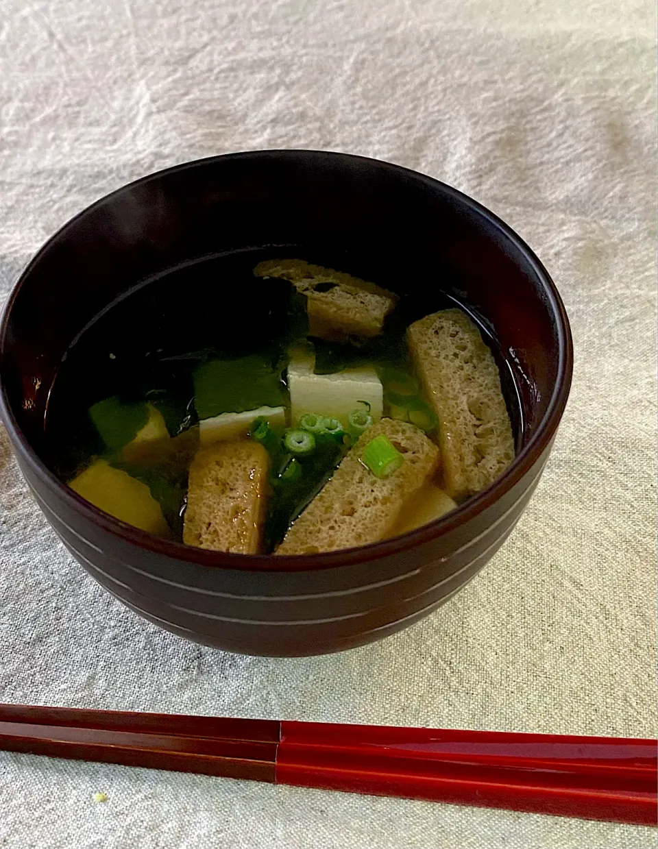 豆腐とワカメのお味噌汁|かっちゃん杉さん