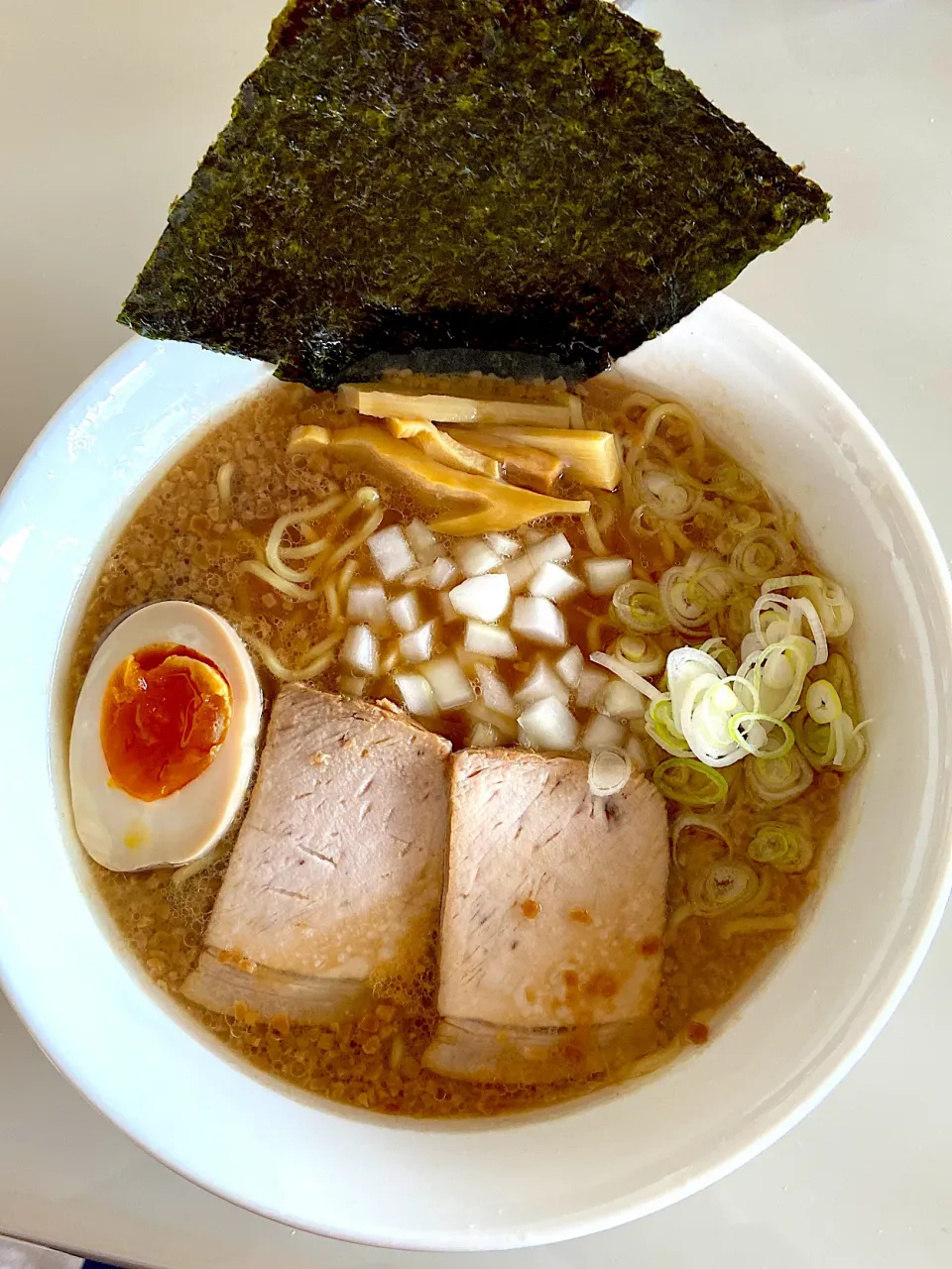 Snapdishの料理写真:背脂にんにく入り醤油ラーメン|901さん