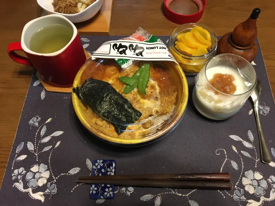 カツ丼(昼飯、どんどん弁当)|enarinさん