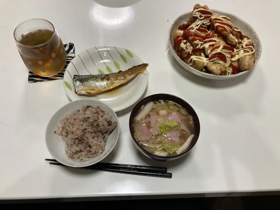 晩御飯☆鯖☆香草チキンカツ☆十六穀米☆みそ汁（白菜・しめじ・ベーコン）☆もやしの酢の物（後出し）|Saharaさん