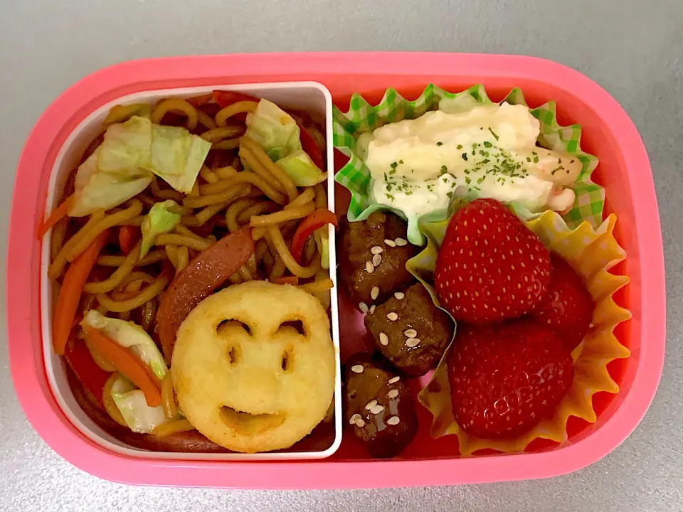 Snapdishの料理写真:焼きそば弁当|かぬままさん