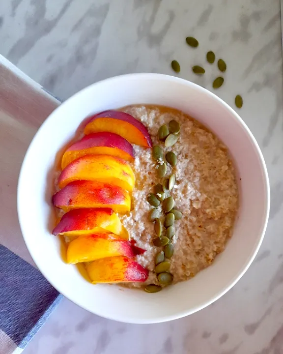 Snapdishの料理写真:oats bowl

#breakfast
#bowl|Gülşən Alxasovaさん