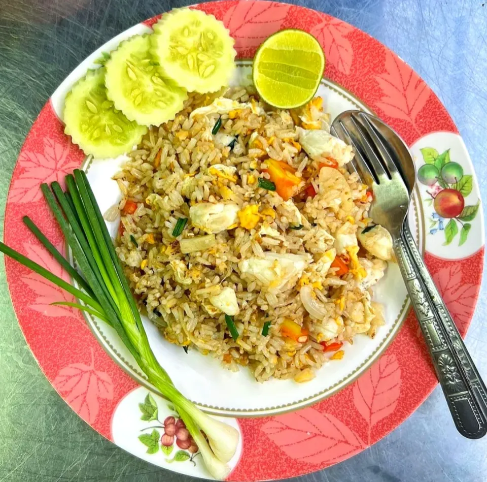 Crab Fried Rice aka 'Khao Pad Pu' (ข้าวผัดปู) 🦀🍚
...
...
Mmmm... This Tasty Dish That Included Tender Lumps of Crab Meat Was Super Yumm! 🤤|An'leeさん