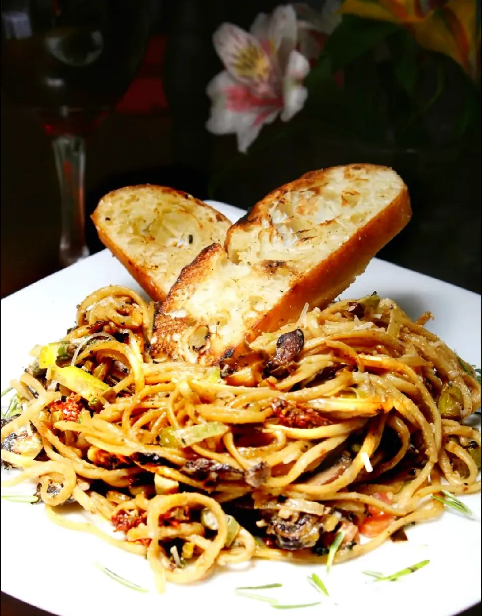 My sun-dried tomato and walnut pasta|David Bazanさん