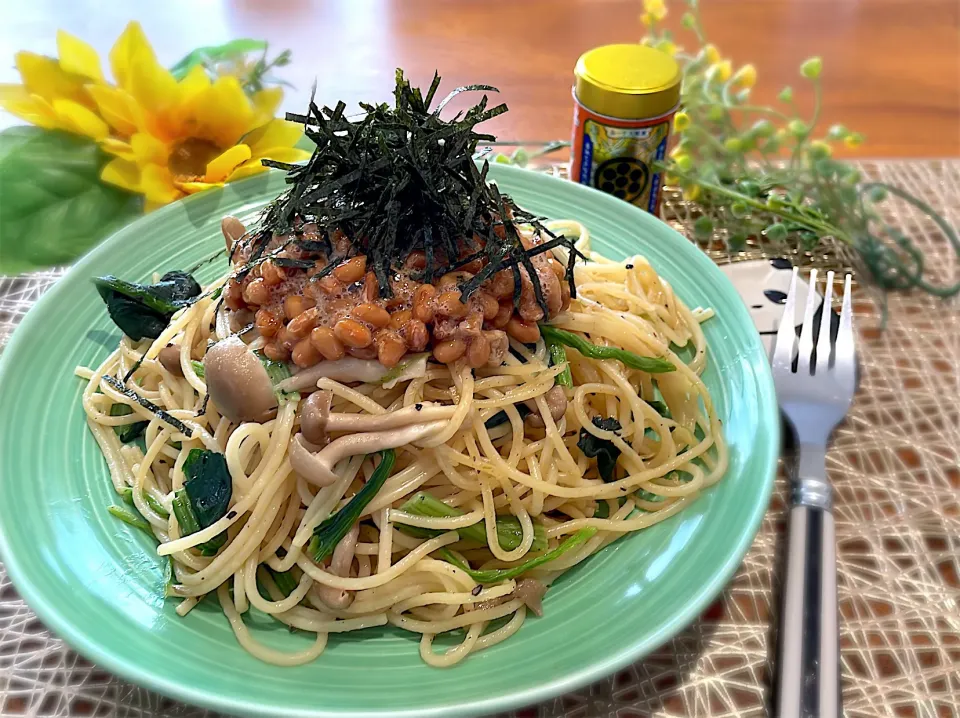 ほうれん草としめじと納豆のパスタ🌼アルモンデ🍴💙|🌼はなちゃん🌼さん