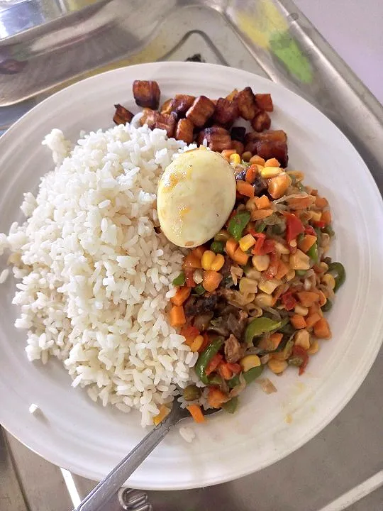 Snapdishの料理写真:Rice and Veggies stir fry sauce|MOさん