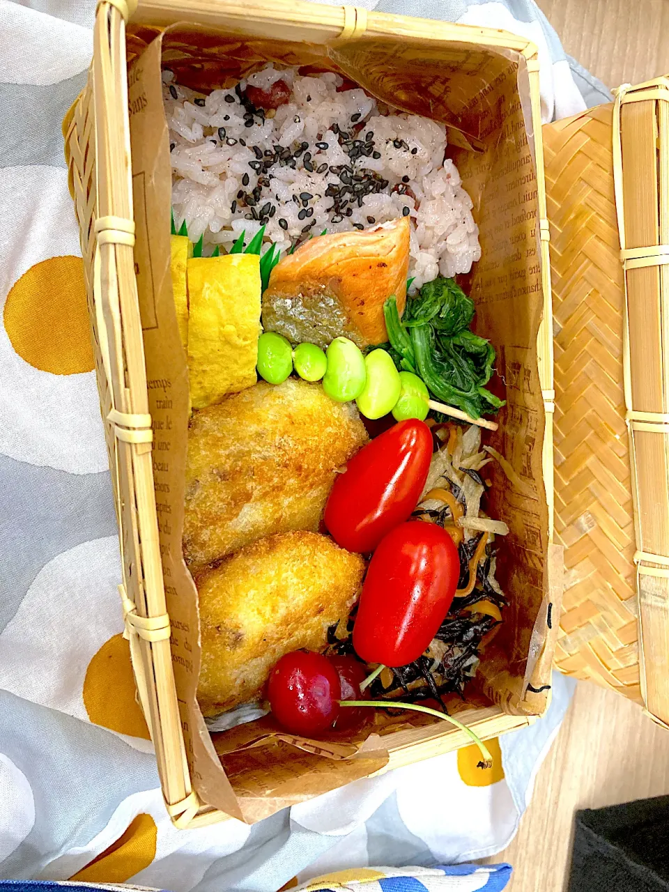 コロッケと塩シャケのお弁当|ナタママさん