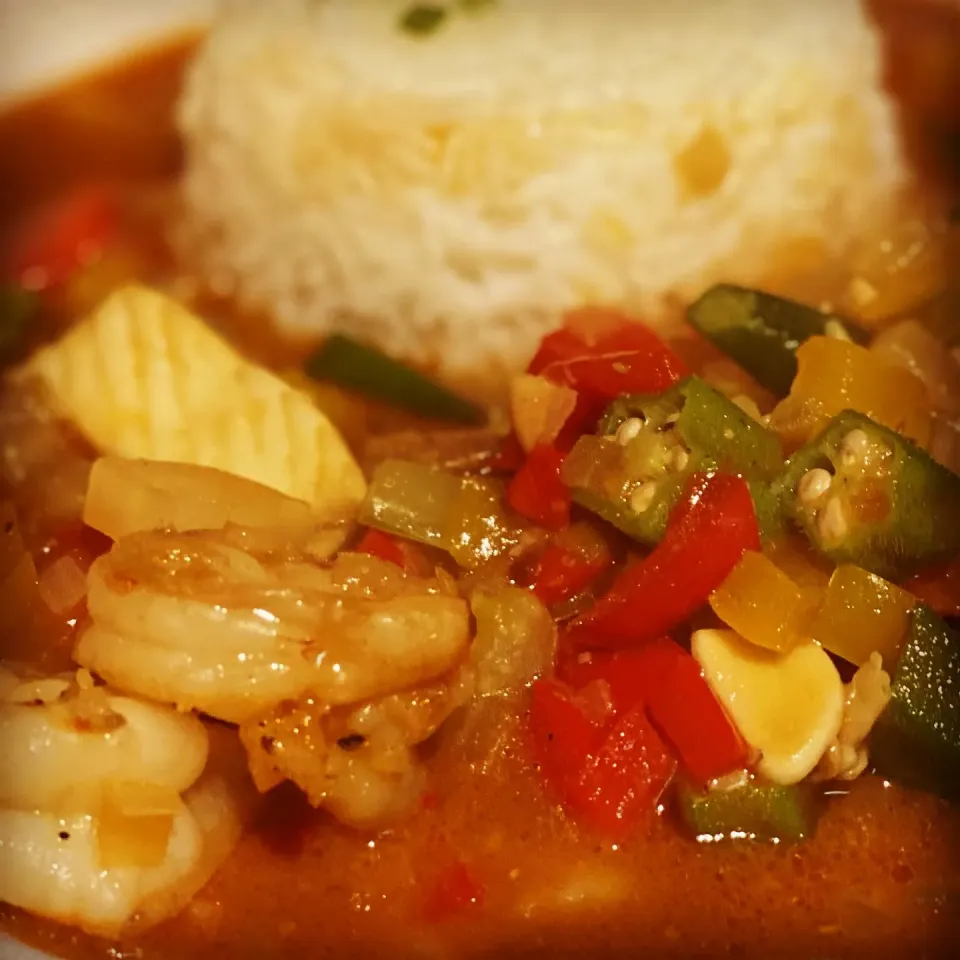 Dinner ! Dinner ! 
Tried My Hand Act making 
Spicy Seafood Gumbo (with Celery,peppers,onions,okra,) mixed seafood and butter rice 
#gumbo #seafood #homecooking |Emanuel Hayashiさん