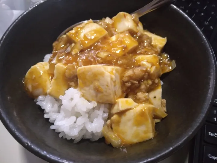 Snapdishの料理写真:麻婆豆腐丼|darkbaronさん