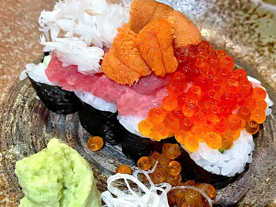 🍣 スーパーイクラ ウニ カニマグロ 寿司🤗|むらさきのすしさん