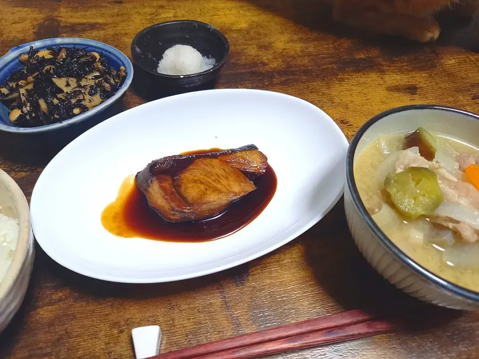 ・ぶりの照り焼き
・豚汁
・ひじき煮

旦那作|ちりさん