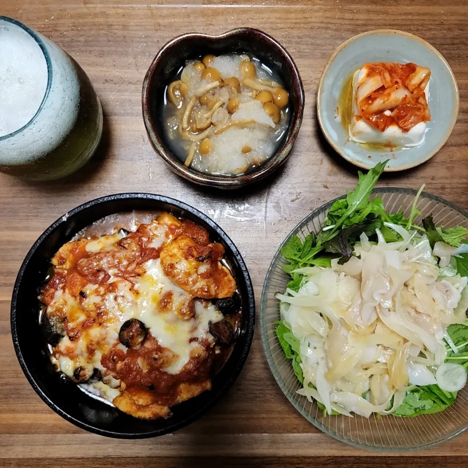 20230614
鶏ももと茄子のトマトチーズ焼き
つぶ貝と新玉ねぎのサラダ
なめこおろし
キムチ豆腐|noccoさん