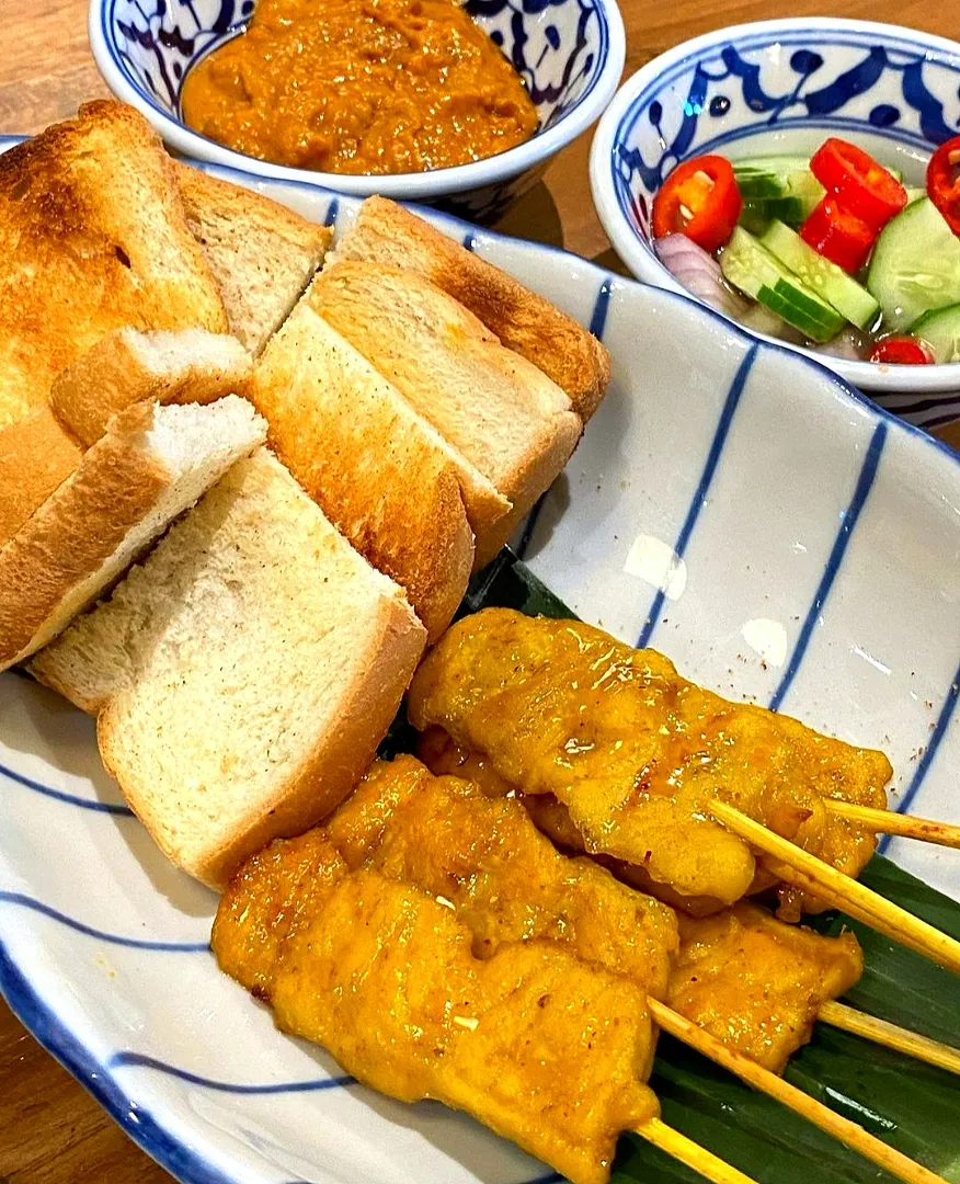 Pork Satay w/ Toastie & Tasty Peanut Dipping Sauce 🤤🐷🍞 (หมูสะเต๊ะ)|An'leeさん