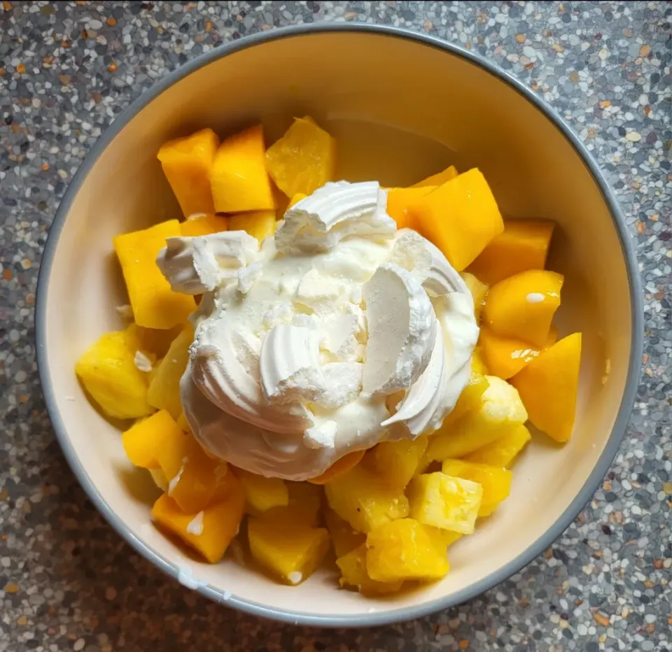 mango pineapple meringue and yoghurt|FatGirlFoodJourneyさん