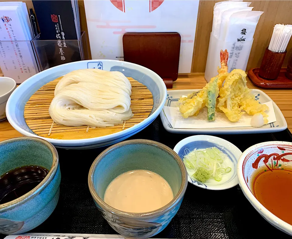 秋田駅にて稲庭うどん🎶|がおりんさん