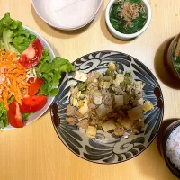 ゴーヤチャンプルー、にんじんとツナのサラダ、ほうれん草のおひたし(すだちポン酢)、もち麦入りごはん、ほうれん草と油揚げのお味噌汁|ＰＩＰＩさん