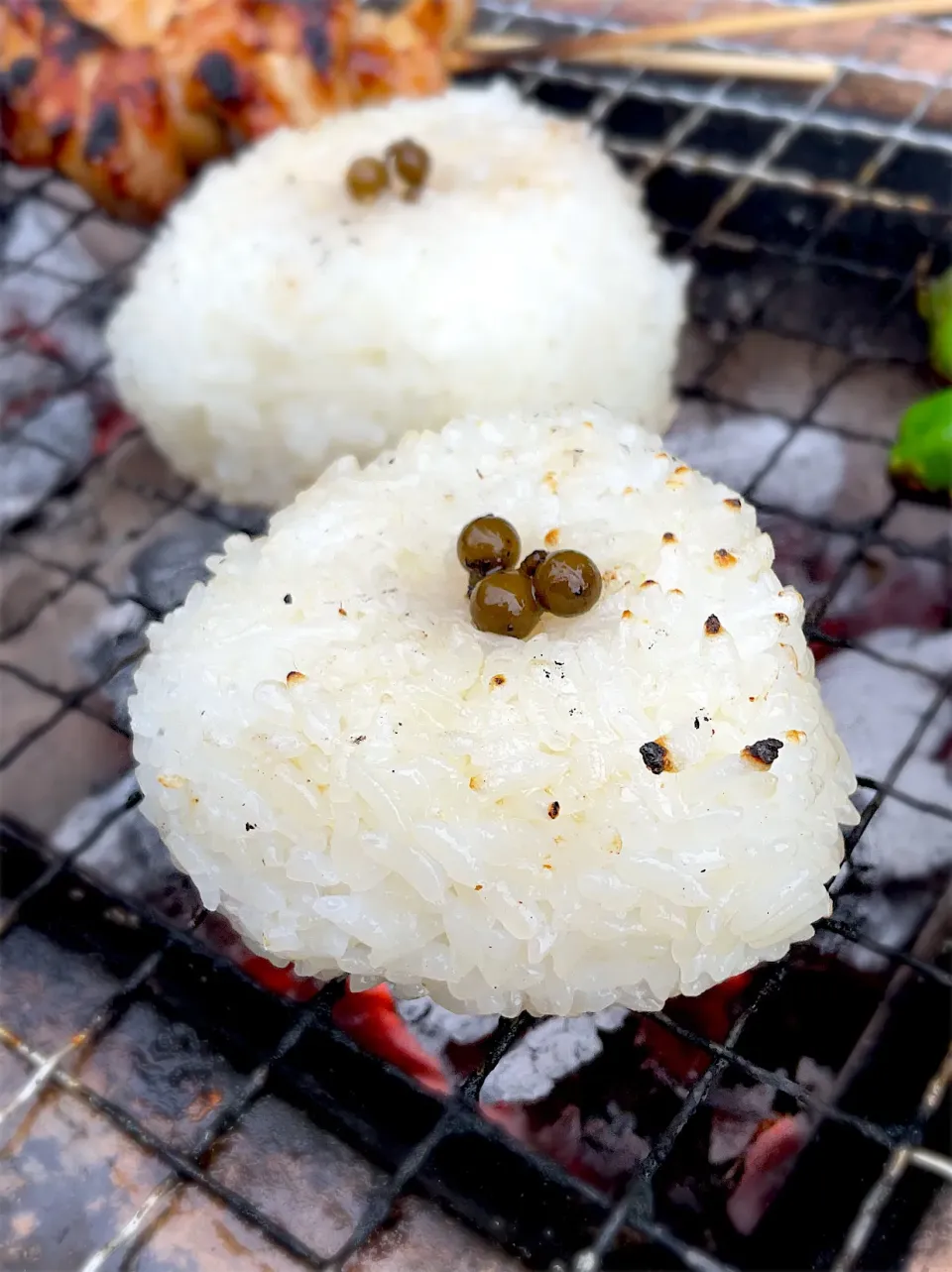 七輪で焼きおにぎり🍙with純胡椒|9421beruさん