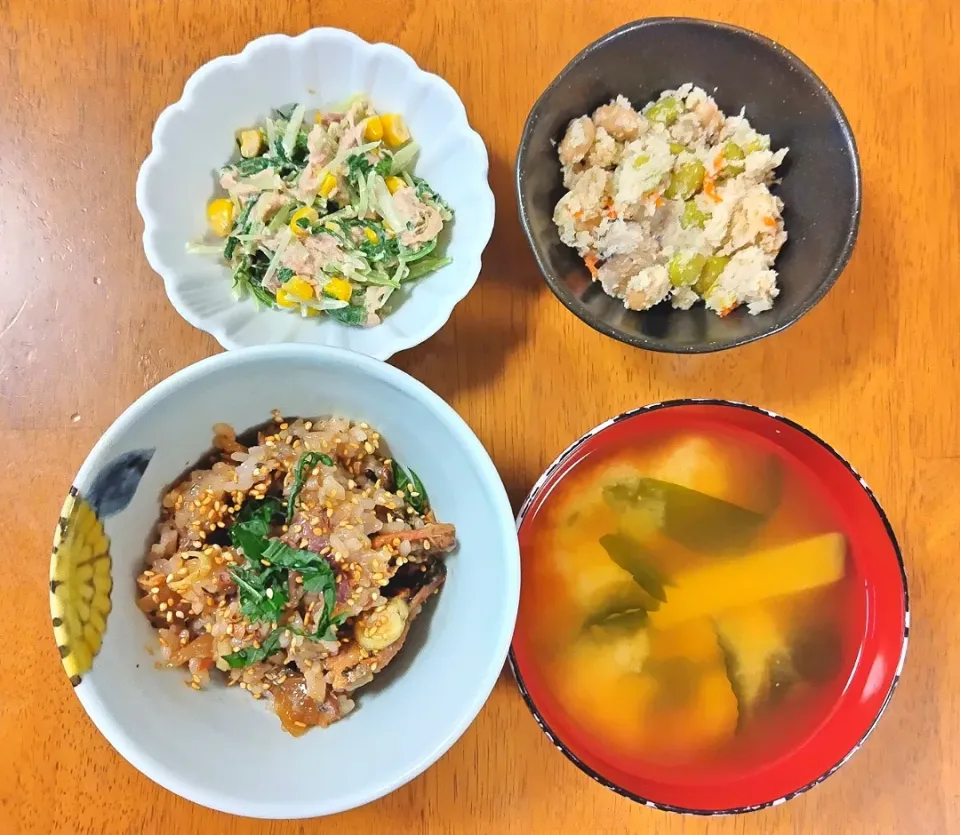 2023 0612　さんまの蒲焼丼　ツナと水菜のマヨサラダ　卯の花　さつまいもとわかめのお味噌汁|いもこ。さん