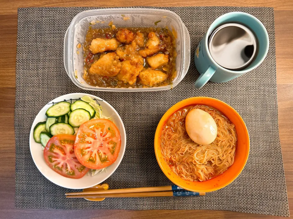 Snapdishの料理写真:ビビン麺、悪魔の漬けチキン|かーき。さん