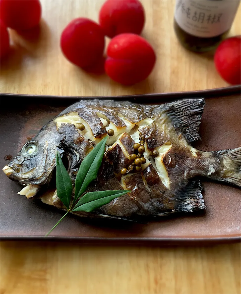 釣り魚🎣サンバソウ(石鯛の幼魚)のオーブン焼きを純胡椒で！|9421beruさん