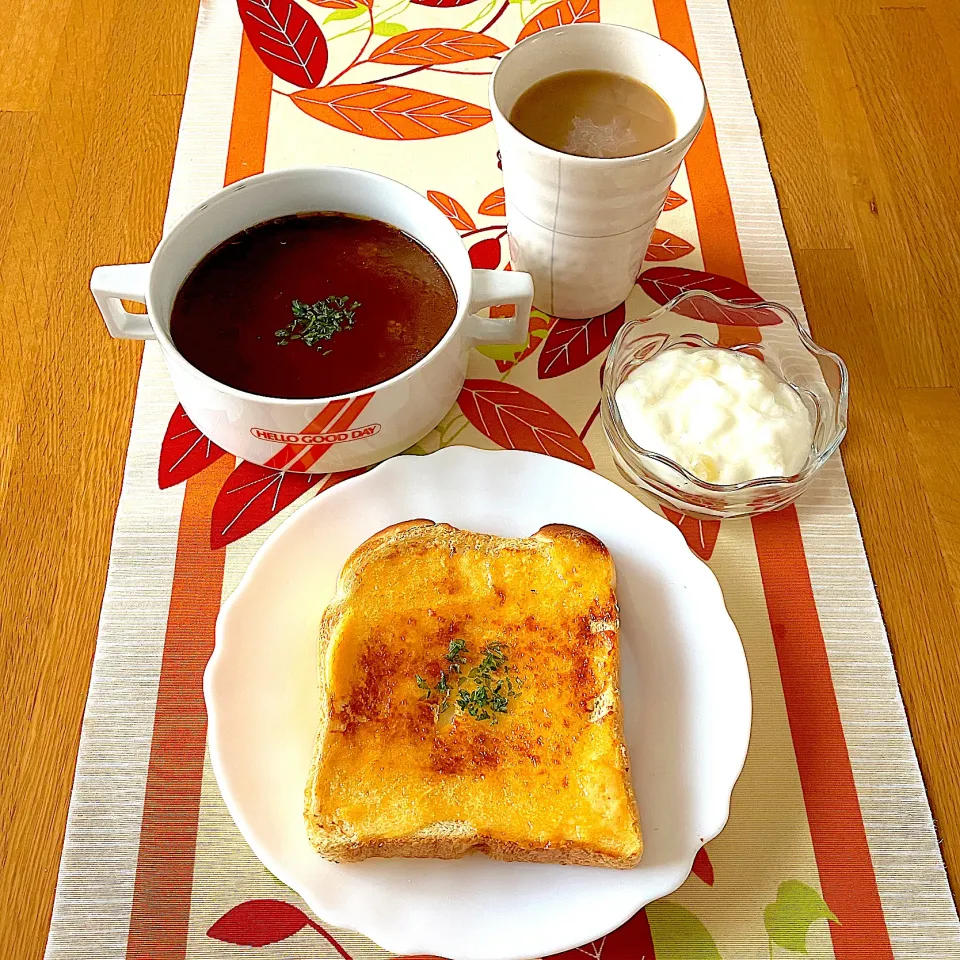 Snapdishの料理写真:めんたいマヨトースト|🌻ako ·͜·♡peco🌻さん