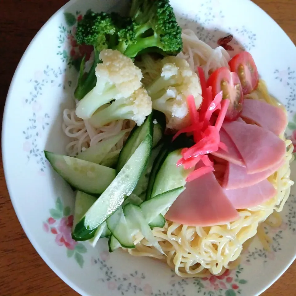 そうめんと冷やしラーメンの2種麺🙂|はるchanさん