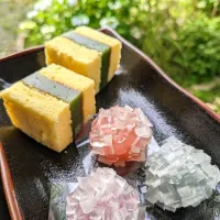 Snapdishの料理写真:和菓子教室
八仙花とシベリア
八仙花の寒天くっつけるのがなかなか大変だったけど、楽しかった😄|Ayumiさん