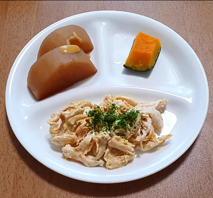 大根の煮物
かぼちゃ
ササミのカレーマヨネーズ和え
ご飯🍚|ナナさん