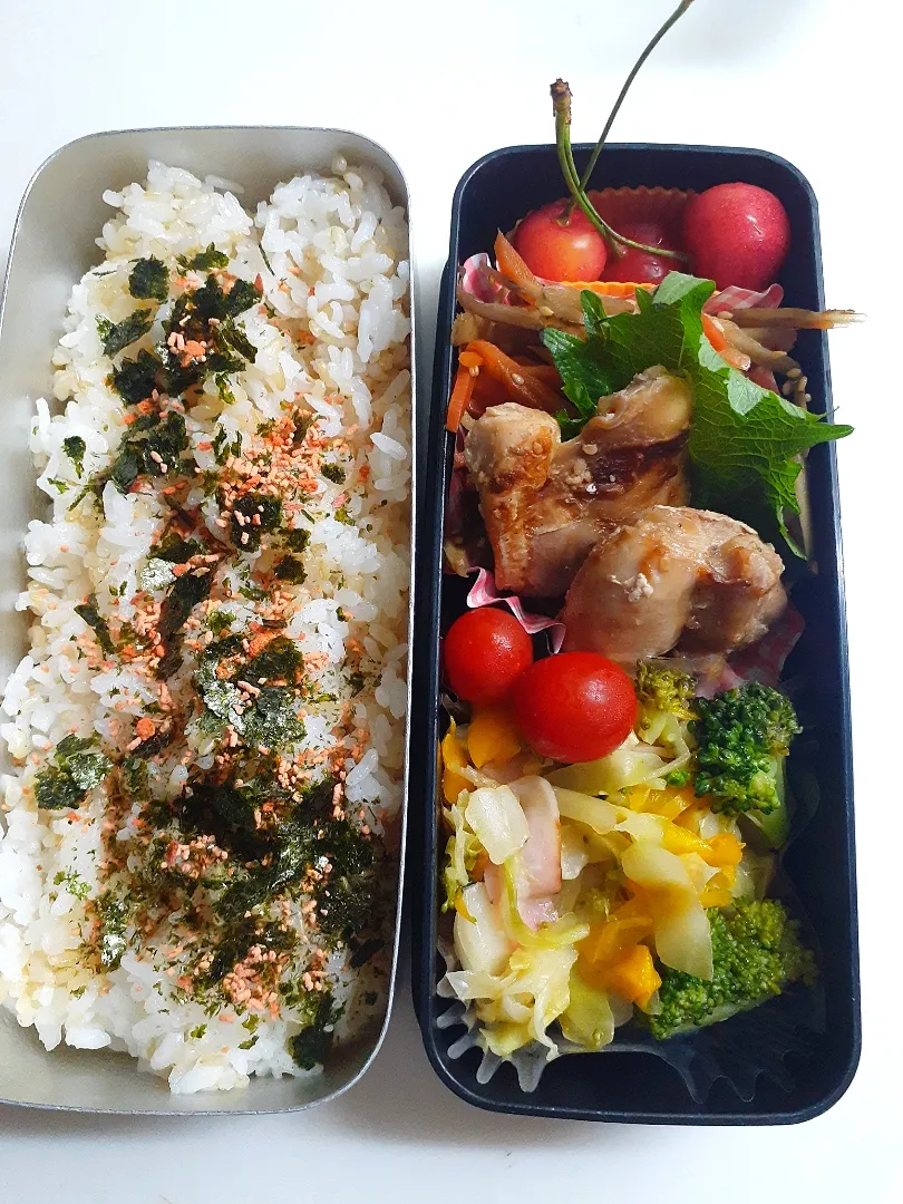 ☆中学生弁当☆玄米入り振りかけごはん、さくらんぼ、金平牛蒡、鶏照焼、野菜炒め、ミニトマト|ｼｮｺﾗさん