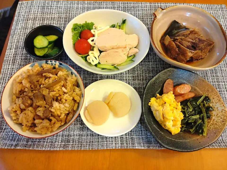 ☆鶏めし
☆ぶりあら煮
☆貝柱バター焼き
☆サラダチキン
☆ソテー三種盛り
☆キュウリ浅漬け|chikakoさん