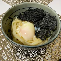 わかめのかき揚げと温玉うどん|akaneさん